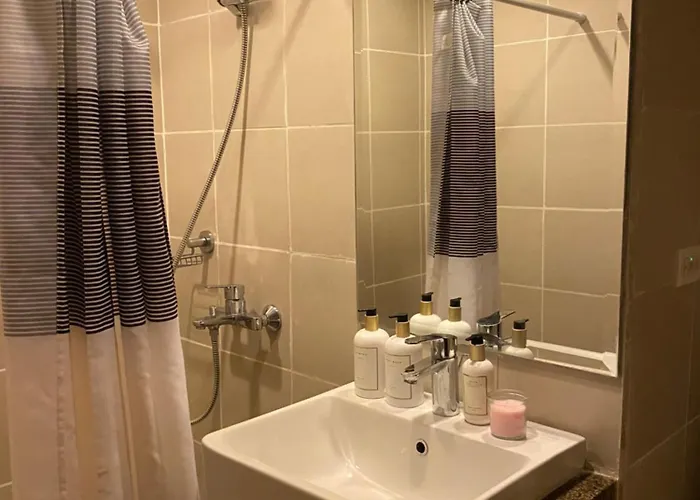 Apartment House Of Olivia Manhattan Plaza Tower 1 Condominium, Araneta Cubao, Quezon City, Metro *